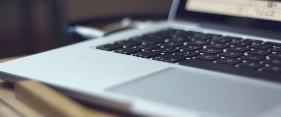 Search and Book, © pixarbay Search and Book, © pixarbay