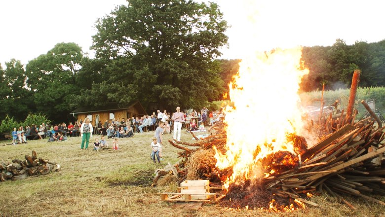 Solstice celebration, © vitovec Solstice celebration, © vitovec