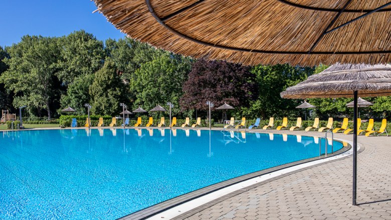 Outdoor pool, &copy; Martin Wacht