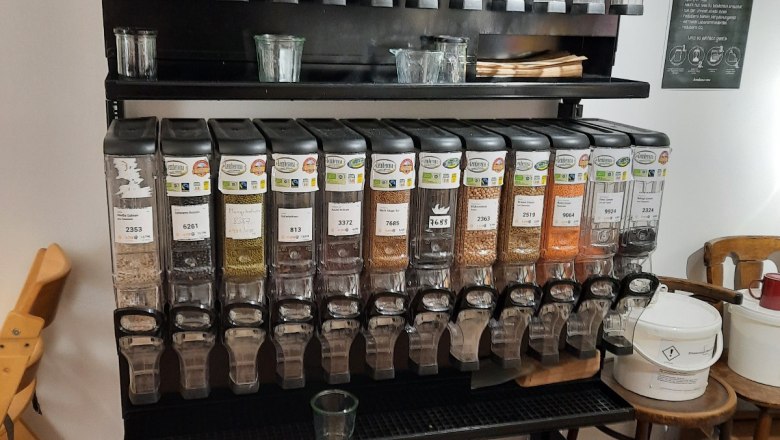 Bio Getreide und Haferflocken zum Abf&uuml;llen, &copy; Kredenz.me