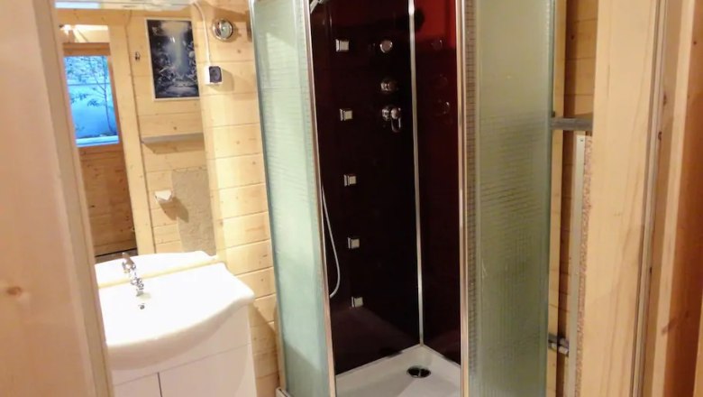 Bathroom, &copy; Montezila