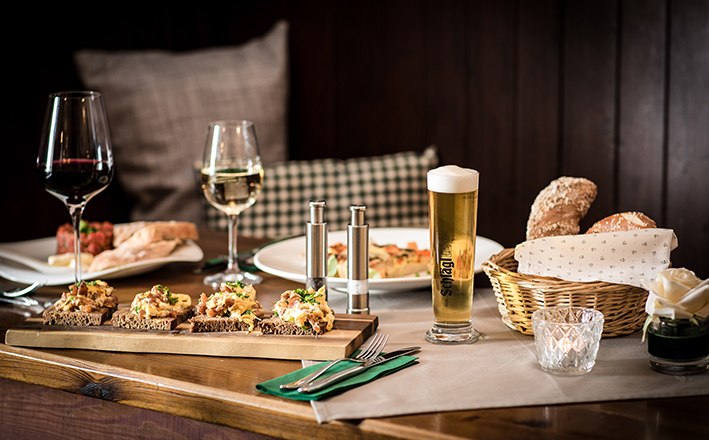 Tisch, &copy; Ockerm&uuml;ller