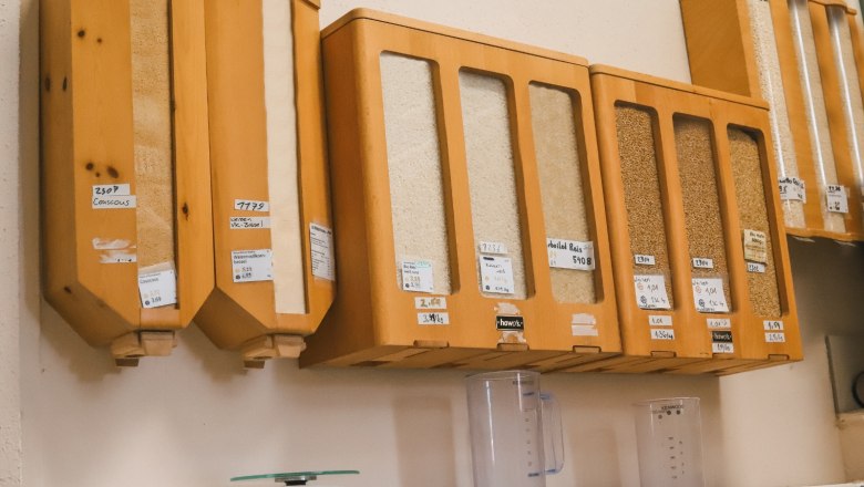 Bio Reis und Getreide zum Abf&uuml;llen, &copy; Kredenz.me